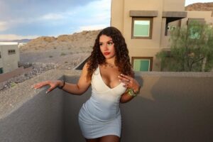 Hoesluvkinz Bio, Age, Career, Net Worth, Height, Boyfriend & More